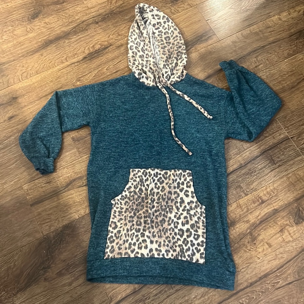 White Birch Lightweight Long Sleeve Hooded Sweatshirt